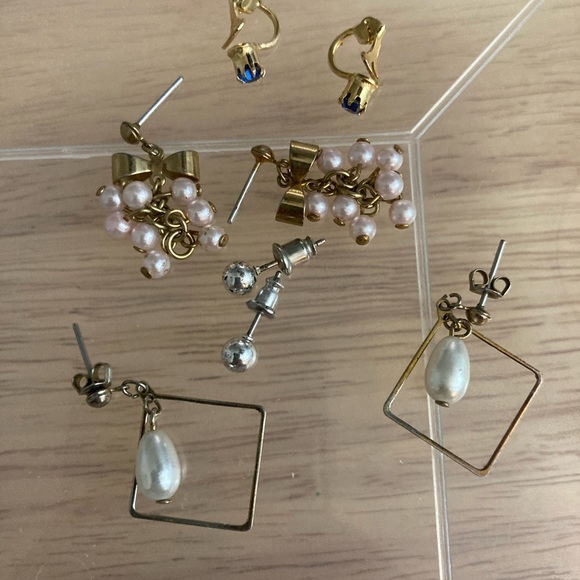 Vintage 4 Pair Pierced Earrings Pearl Blue Stone Silver Balls Pearl Like Stones - Picture 3 of 3